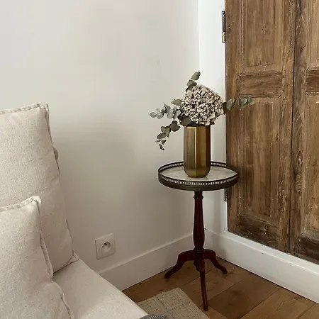 Charming Moulin Rouge Apartman