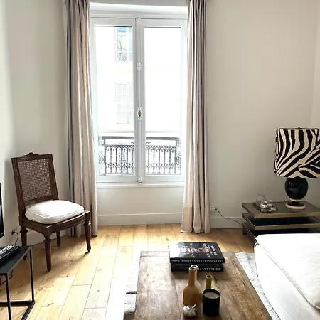 Charming Moulin Rouge Apartman *